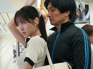 Hội chị em dâm đãng vắt kiệt tinh trùng của thanh niên trẻ