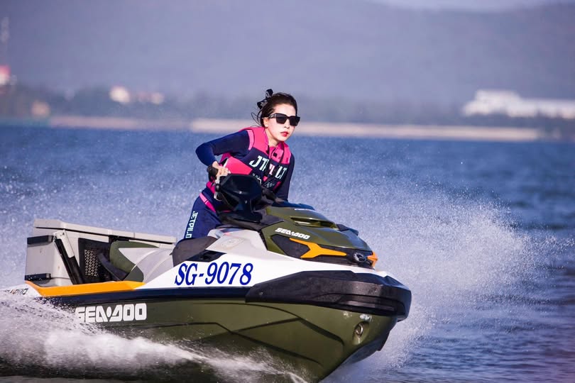 Người chồng bỏ bê, cô vợ được ông chú giúp thỏa mãn cơn nứng lồn lồn